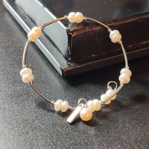 Memory wire freshwater pearl bracelet